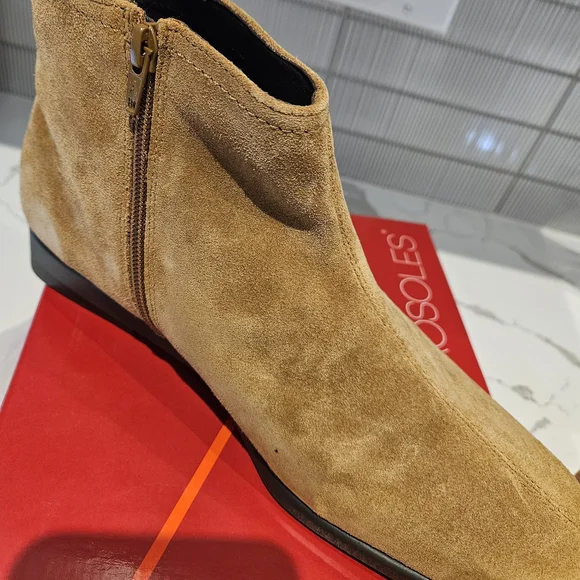 AEROSOLES Tan Suede Ankle Booties 11 W, Brand New - Picture 2 of 8